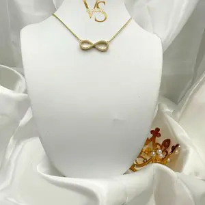 Valdes Luxury Cadena Infinito con Circonias Oro Laminado Chapado en 14K