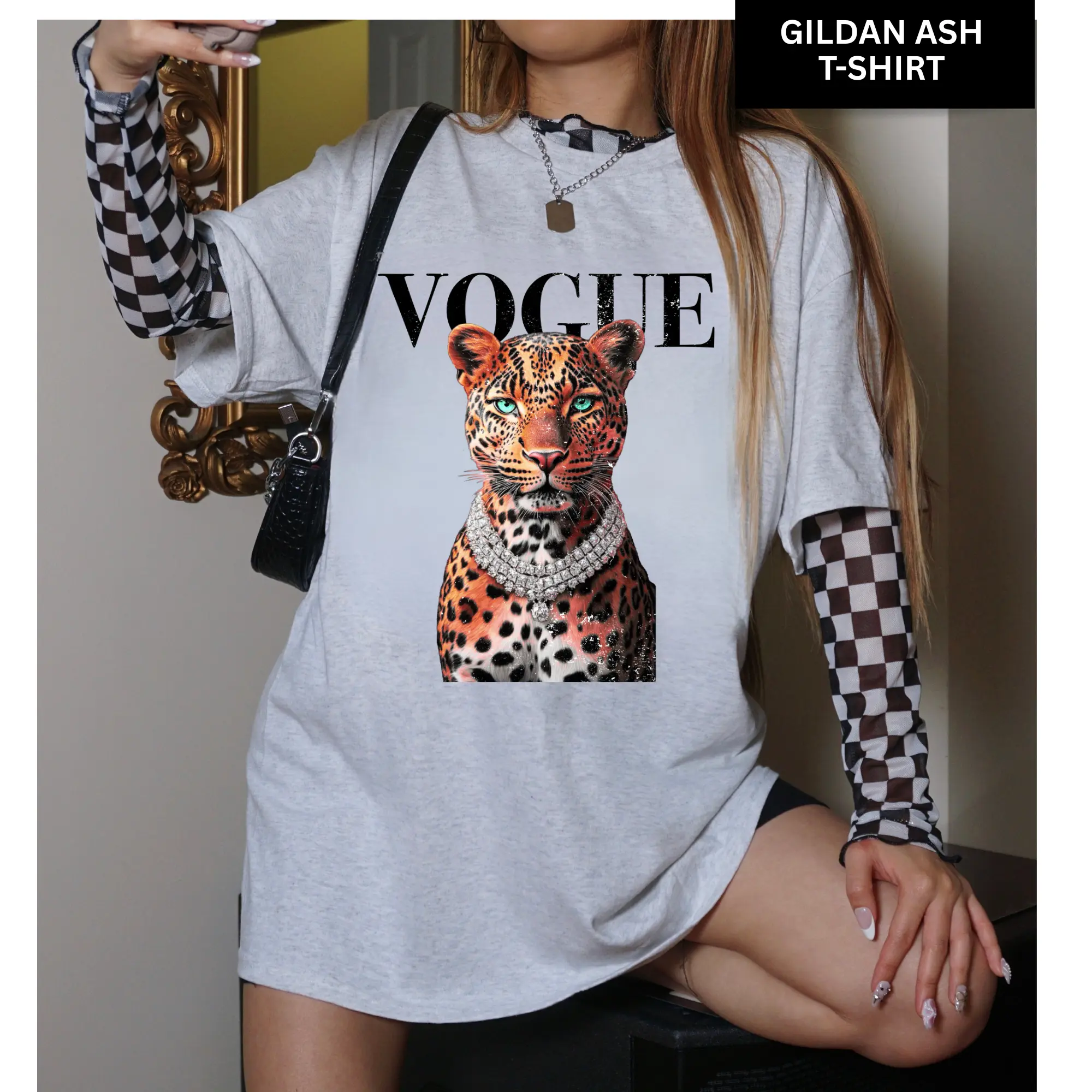 VOGUE ASH Gildan T-SHIRT