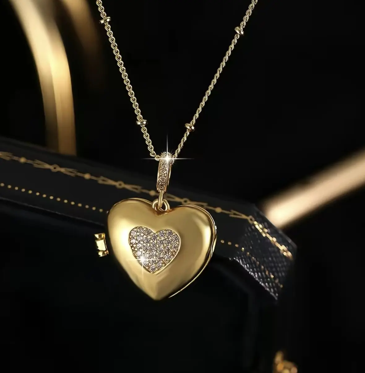 Unisex Alloy Gold-Tone Openable Heart Locket Necklace - Cubic Zirconia, Metal-Coated Photo Memory Pendant, Short Daily Costume Chain Jewelry Gift, Metal Coating