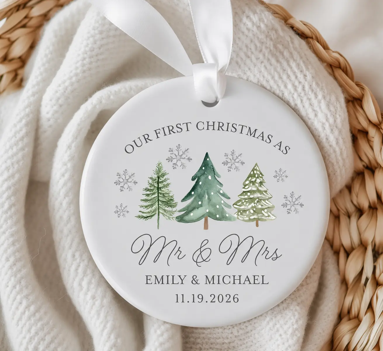 Our First Christmas Married Ornament, Personalized Mr and Mrs Ornament 2026, Newlywed Christmas Gift, Custom Wedding Keepsake Decoration