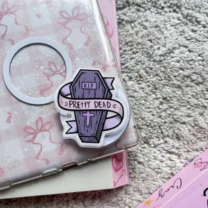 Spooky Cute Coffin Phone Grip Stand - Pretty Dead Pastel Goth Aesthetic Mobile Holder - Kawaii Horror Accessory, Purple Gothic Coffin Gift for Teens