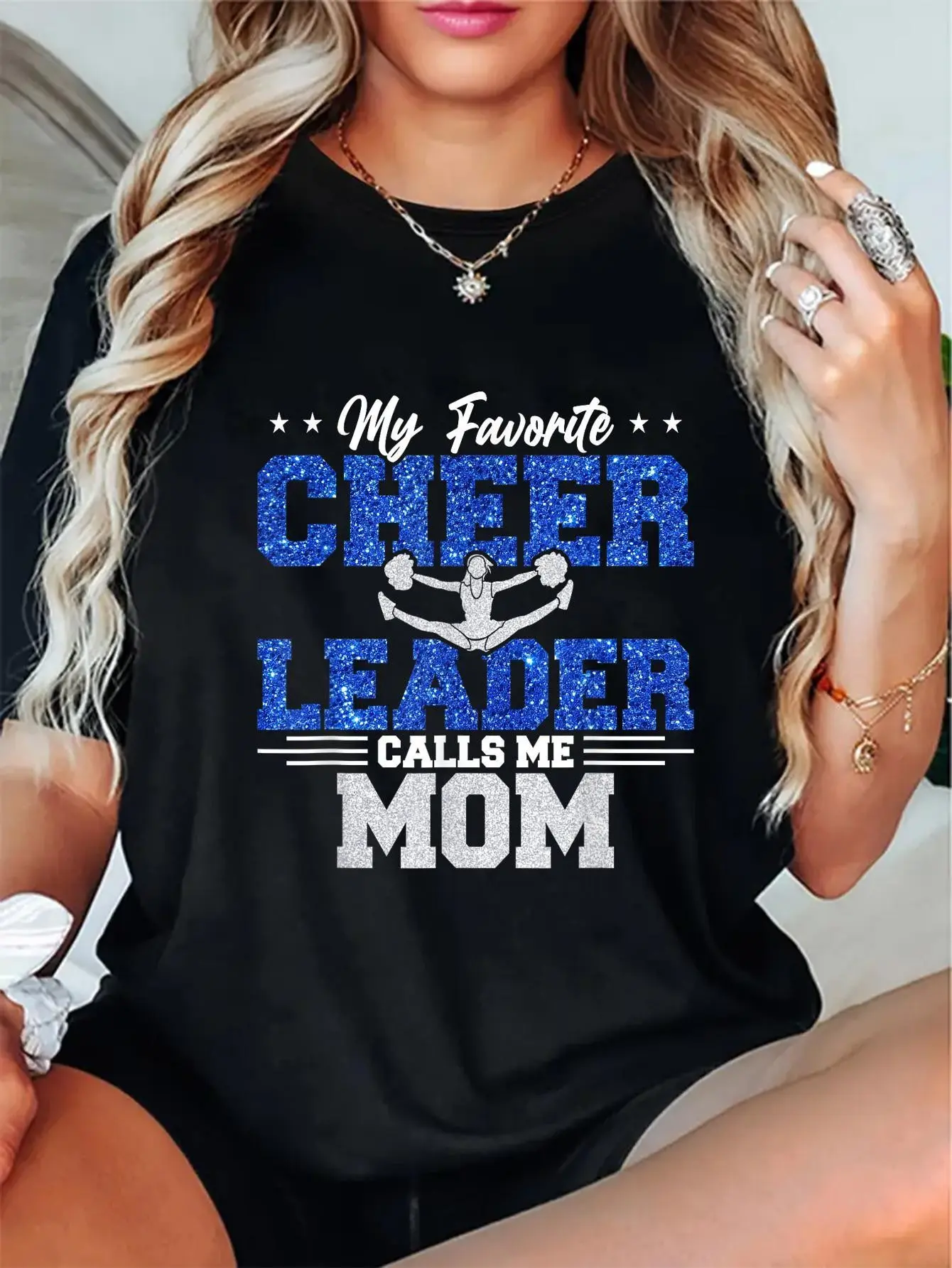 Women' & Men' Cheer Mom T-Shirt - My Favorite Cheerleader Calls Me Mom Slogan, Short Sleeve Round Neck Casual Cheerleading Apparel for Cheerparents, Spring Summer Fall Outfits, Machine Washable Graphic Tee for Game Day & Competitions