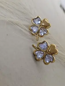 Aretes trebol dorado