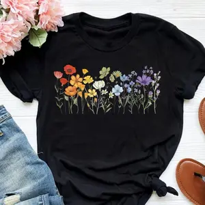 women printed T-shirt women casual T-shirt, vintage pattern.