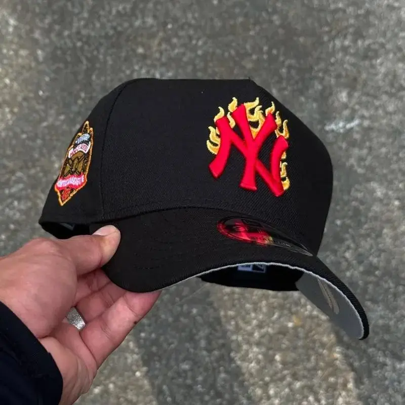 New Era 9FORTY NY Yankees LA Dodgers Flame Snapback Hat - Black Embroidered NY/LA Baseball Cap, Fire Logo Streetwear Hat for Men & Women, Collectors Limited Edition 2026 Urban Streetwear Gorra, Ideal para destacr tu estilo en TikTok.