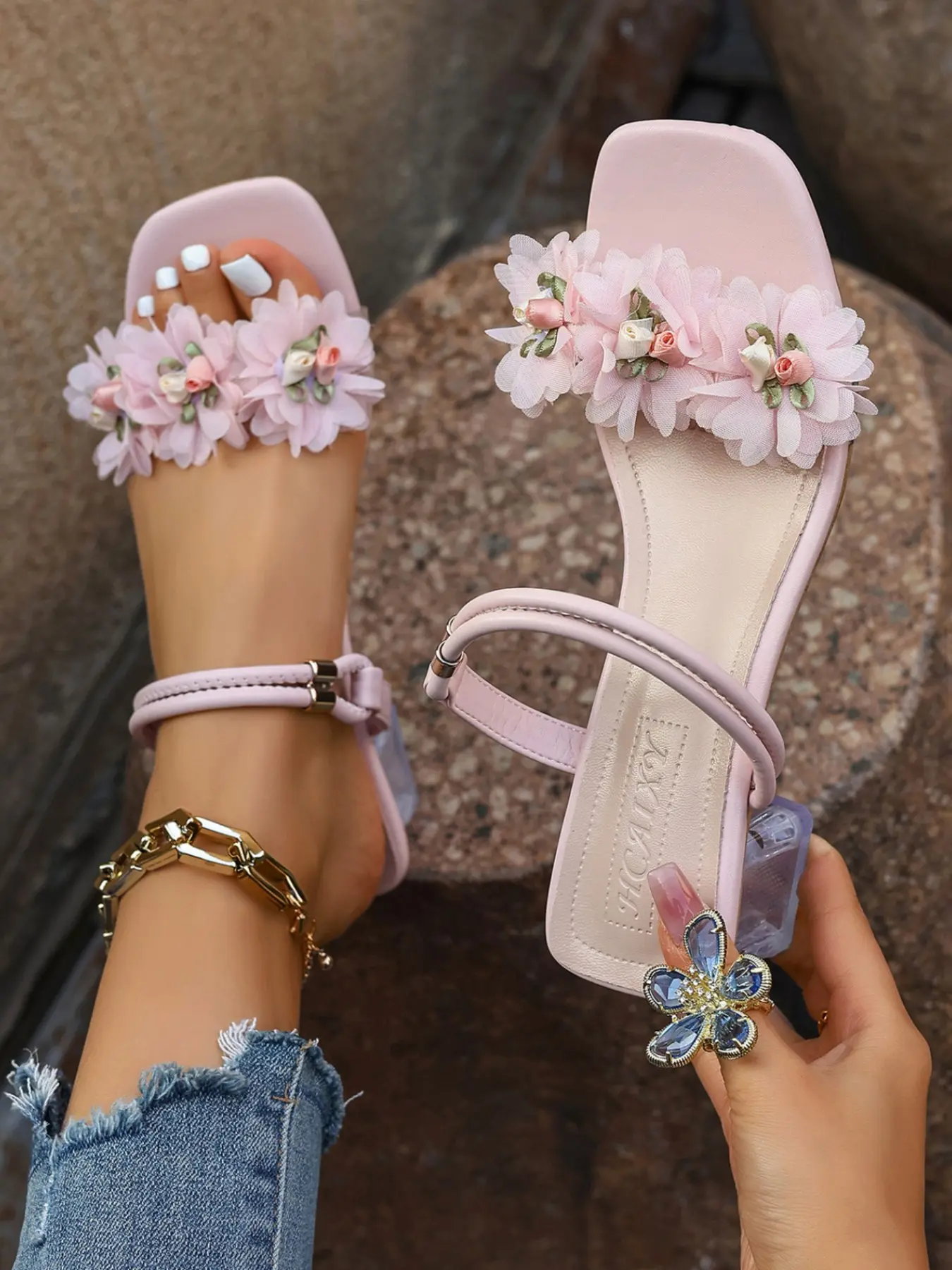 Women's Sweet Floral Embellished Sandals with Elegant Flower Embellishments, Comfortable Square Toe Low Heel Sandals, Two-Way Strap Wear, Perfect for Summer Vacation, Footwear, Shoe