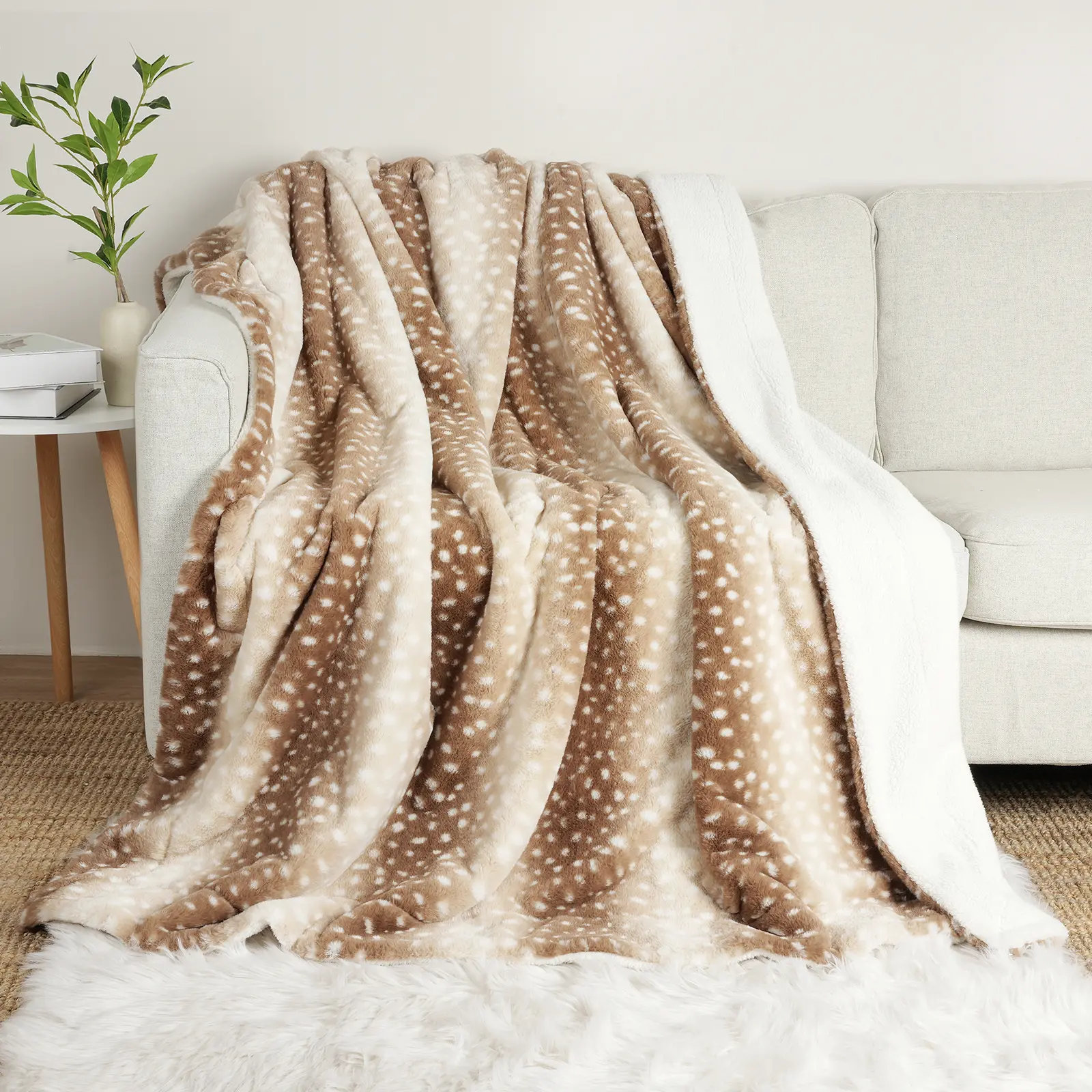 Cozy Bliss x Cozy Kiss Luxury Faux Fur Deer Print Throw Blanket 400GSM, Non Shedding Double Sided Sherpa Blankets Super Soft Fluffy Thick Warm Throws Home Decor for Couch Bed Sofa Women, Pet Blanket, Animal Print Plush Warm Cheetah Blanket for Couch, Bed