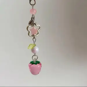 Coquette Strawberry Phone Charm Strap Red Pink Kawaii Beaded Lanyard for iPhone Android Smartphones with Sweet Strawberry Flower Details Cellphone