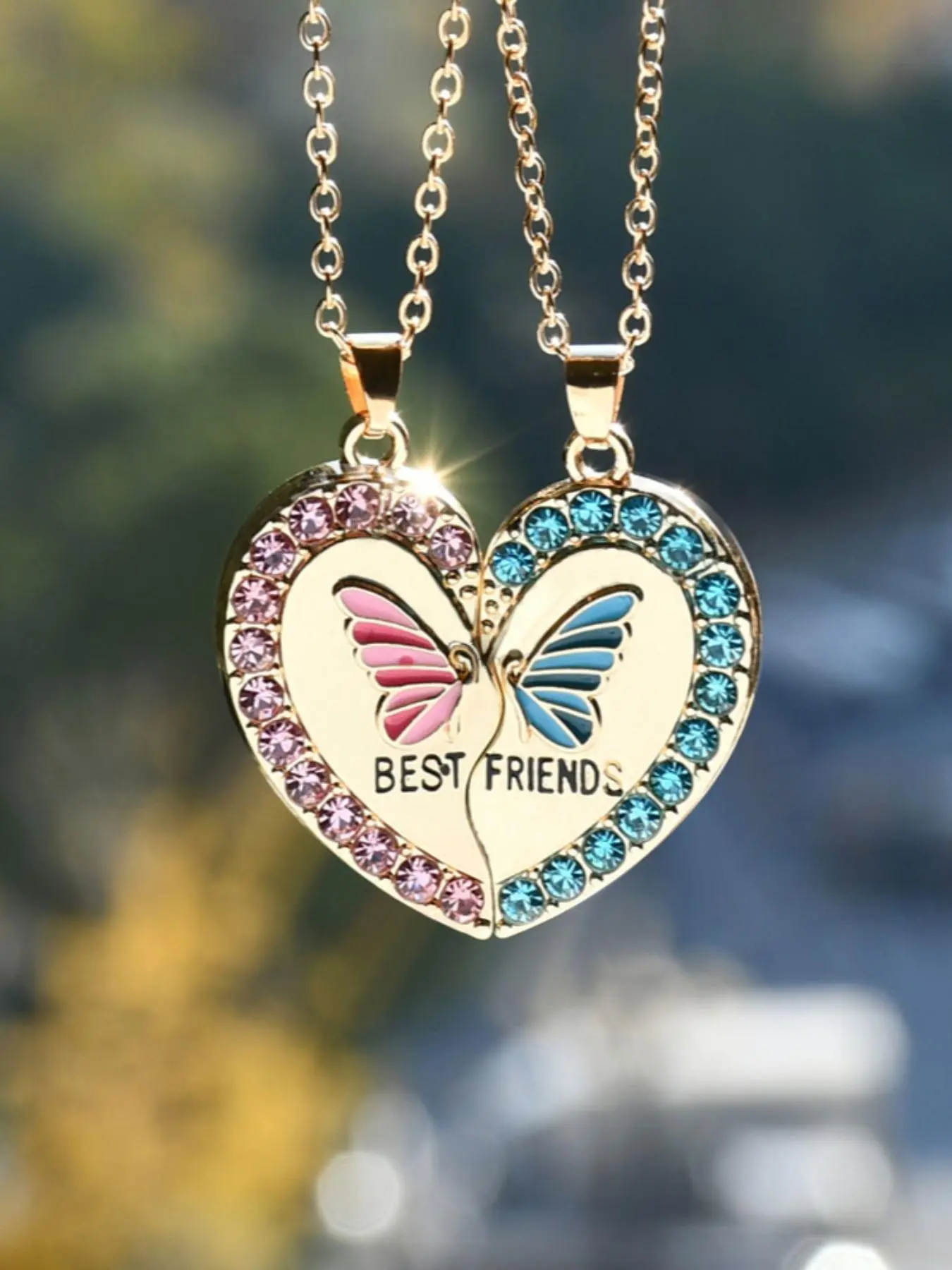 1 Pair Butterfly Heart Shaped Alloy Pendant Necklace, Fashionable Jewelry Accessories for Party, Daily Clothing Decor, Trendy All-match & Exquisite Jewelry for Birthday Gift without Box, Heart Design Necklace, Friendship Necklace, Hearts Pendant Necklace