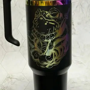 40oz Heart Tumbler – Artwork by @AlexSmithBodyArt