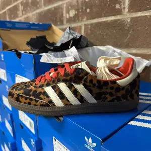 WOMENS ADIDAS SAMBA LEAPORD PRINT