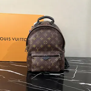 Pre-owned Louis Vuitton Leather Shoulder Bags 7.8'' R2589 Shoulder Bag C8359399918 0313 T1 Chloe