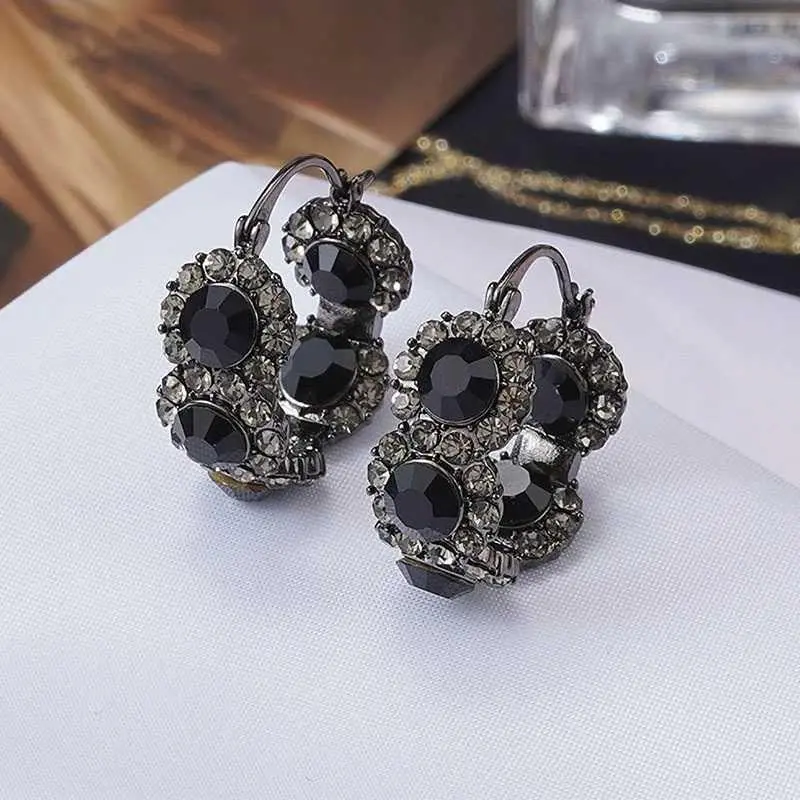 Niche Design Black Zircon Full Rhinestone Earrings for Women Elegant Versatile Ear Cuffs Fashionable Light Sophisticated Hoops HNAM86