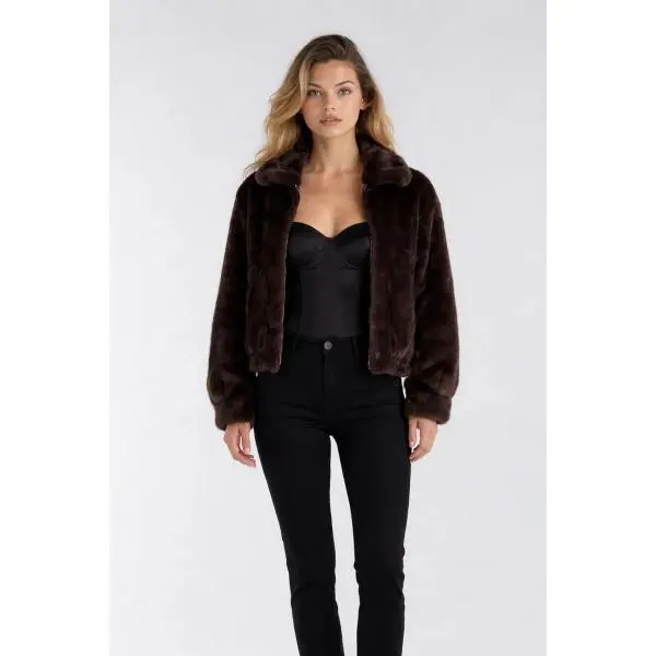 Forever 21 Women's Cropped Plush Faux Fur Coat - Casual Long-Sleeves Loose-Fit Zip-Up Outerwear with Slit Pockets, Women's Tops