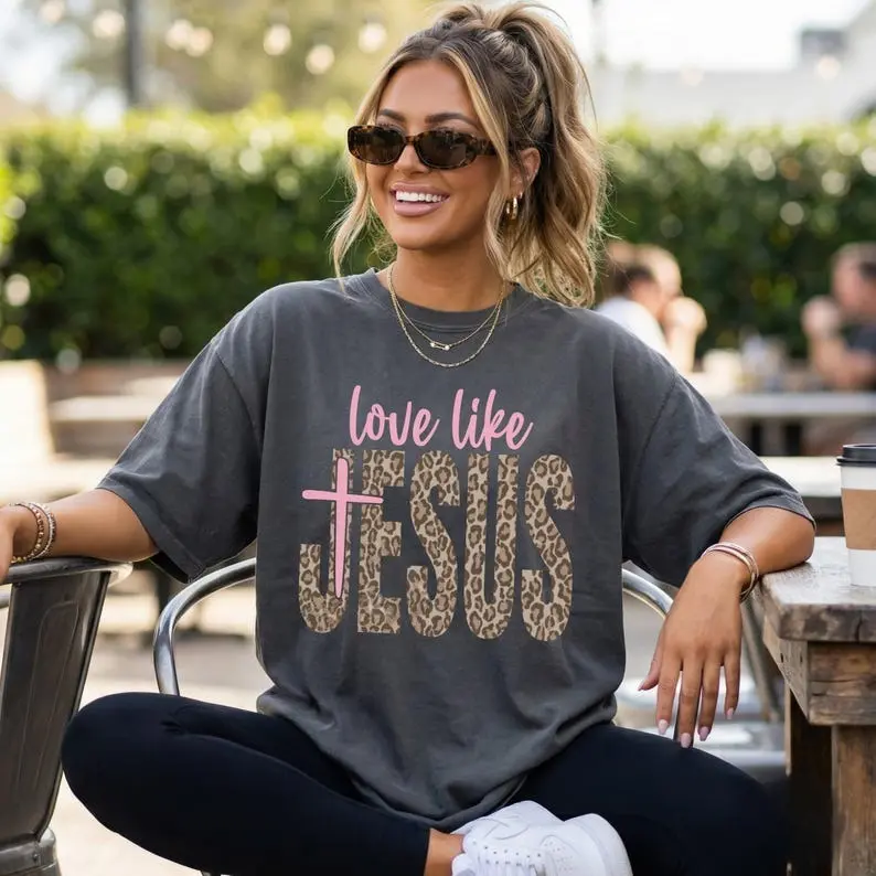 Comfort Colors Leopard Love Like Jesus Womens Christian T-Shirt WWJD Tee Jesus Tshirt Cheetah Preppy Faith-inspired TShirt Trendy Teen Gift