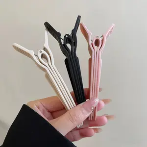 Root Volume Fixer Claw Clip – No-Mark Design for Soft, Styled Bangs