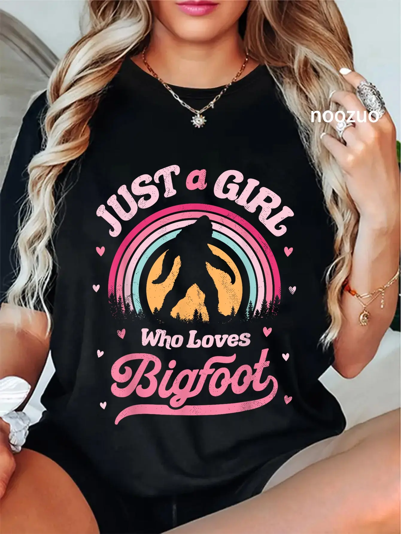 100% Cotton Unisex Bigfoot Just A Girl Who Loves Sasquatch Funny Retro Vintage T-Shirt Casual Top