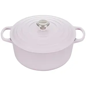 Le Creuset 5.5 qt Enameled Cast Iron Signature Round Dutch Oven Le Creuset 5.5 qt Enameled Cast Iron Signature Round Dutch Oven