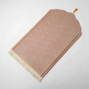 MR053 Thickened Embossed Flannel Prayer Mat