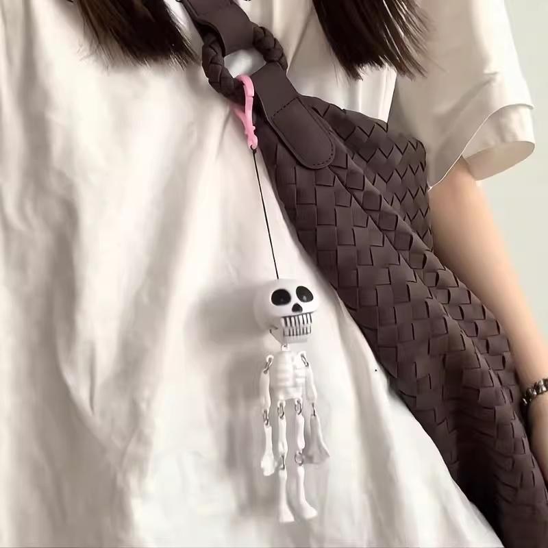 Pull-String Funny Skeleton Keychain - Interactive Backpack Charm & Halloween Toy Gift for Students