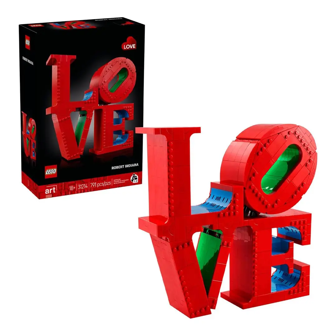 LEGO Art LOVE Collectible Building Set (31214) - Brick Building Sets, Creative Model Kit for Toy Enthusiasts, Building Model Kit