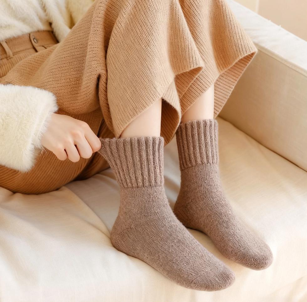 5/10/15/20 Pairs Women's Solid Mid-calf Socks, Casual Soft Comfy Minimalist Warm Socks for Fall & Winter Women's Socks for Daily Wear