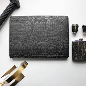 Crazing Crocodile Print Cool Black Hard Case Cover for MacBook Air 13 Macbook Pro 13 14 16 15 Air 13 12 inch Laptop M2-A2681 A3241 sleeve