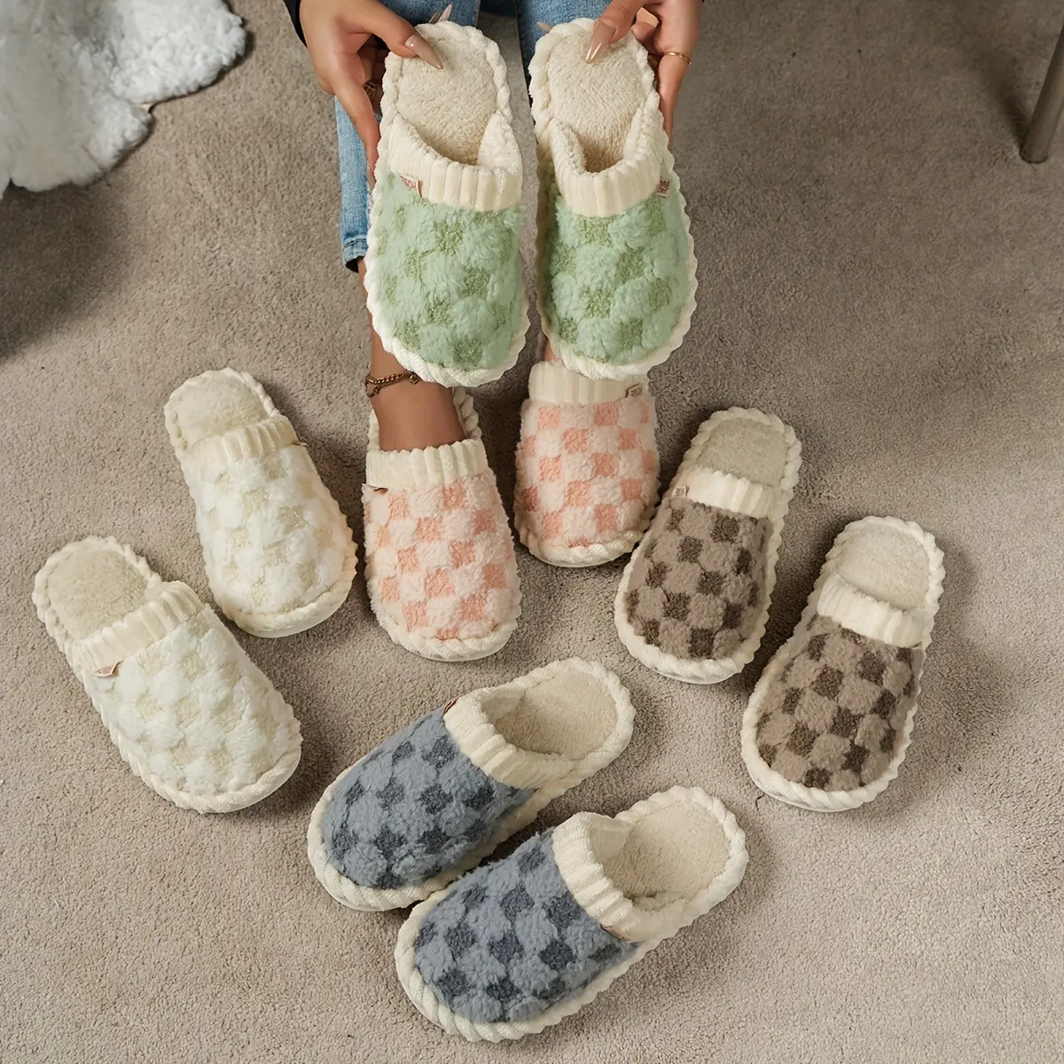 Winter Fluffy Slippers for Men And Women - Soft faux fur with a Warm Lining, Textured Design, Perfect for Cozy Indoor Use, Ideal for Cold Weather Leisure And All-Day Comfort, Women Shoes