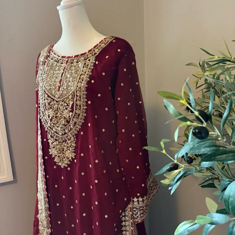 Pakistani gharara suit large Pakistani gharara suit large