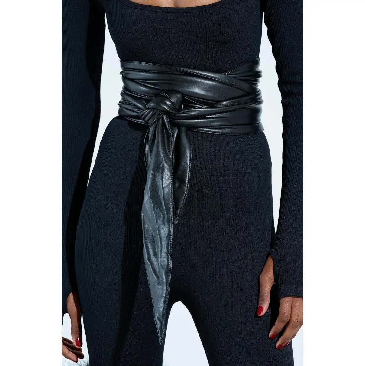 ESSENTIAL WRAP AROUND TIE BLACK BELT