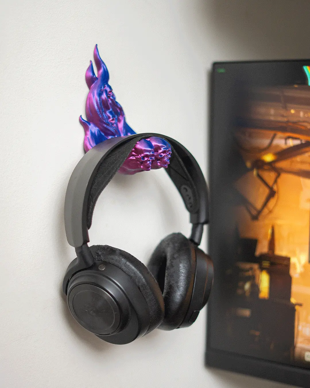 Dark Ember Flame Skull Headphone Wall Mount