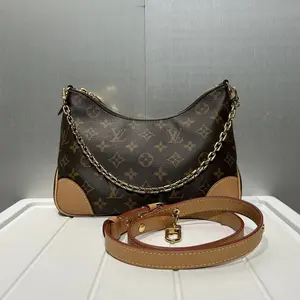 Pre-owned Louis Vuitton leather Crossbody Bags Boulogne 42471699