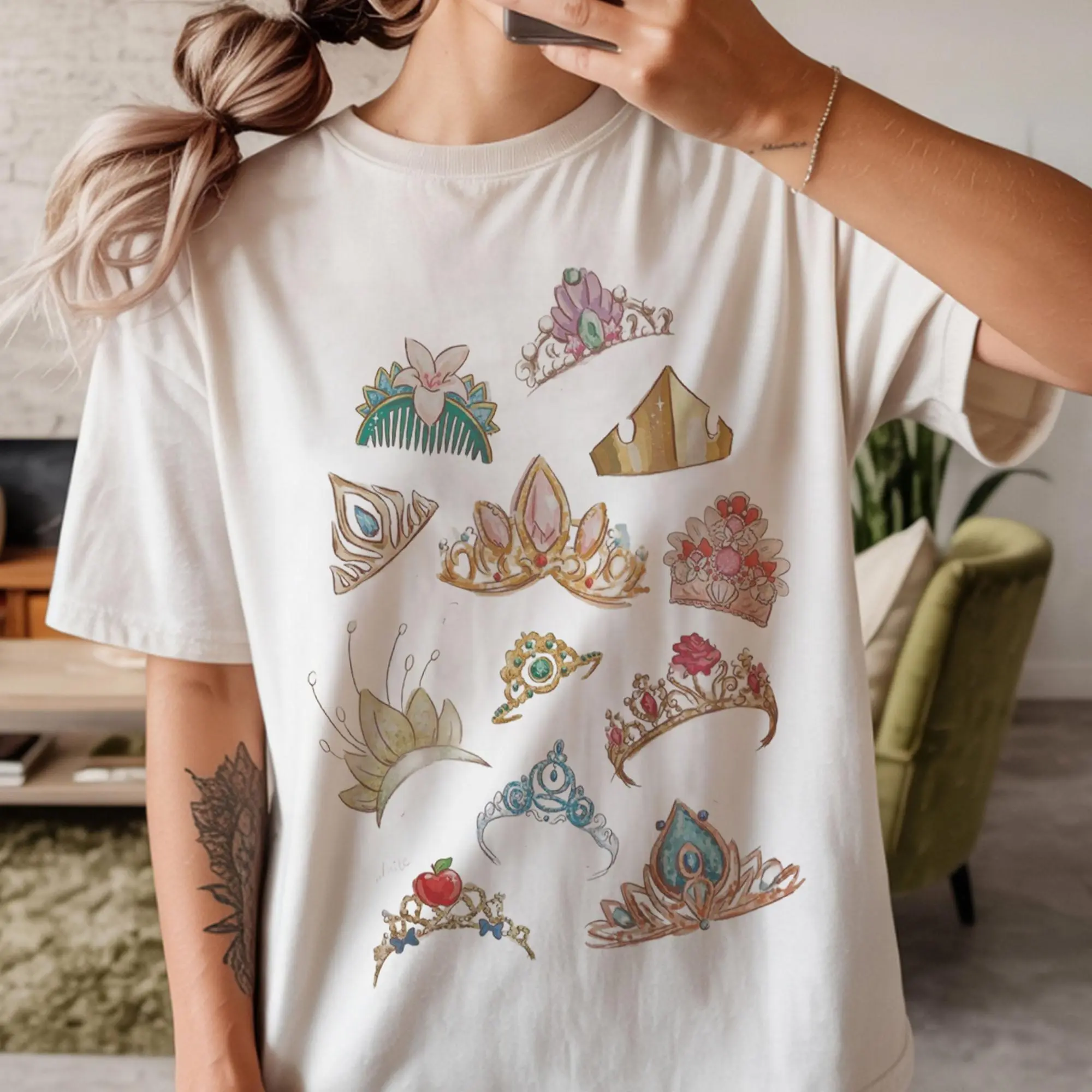 Aesthetic Watercolor Princess Crown Shirt, Vintage Royal Tiara Graphic Tee, Magical Fairy Tale Inspired Top, Cute Girly Gift for Her, Royalcore Aesthetic
