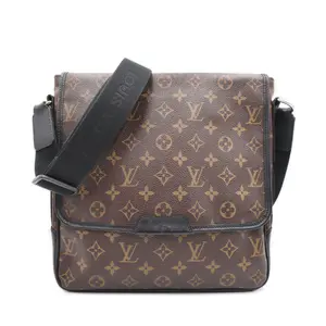 Pre-owned Louis Vuitton Canvas Messenger Bags Monogram Macassar Bass MM Messenger Bag AA5009 (LV9678)