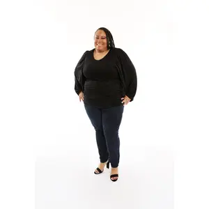 CURVY BLACK V NECK TOP