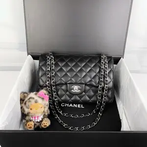 Pre-owned CHANEL Lambskin Shoulder Bags 7.68'' 14 R7479 Shoulder Bag C9207576672 0128 T1 Chloe
