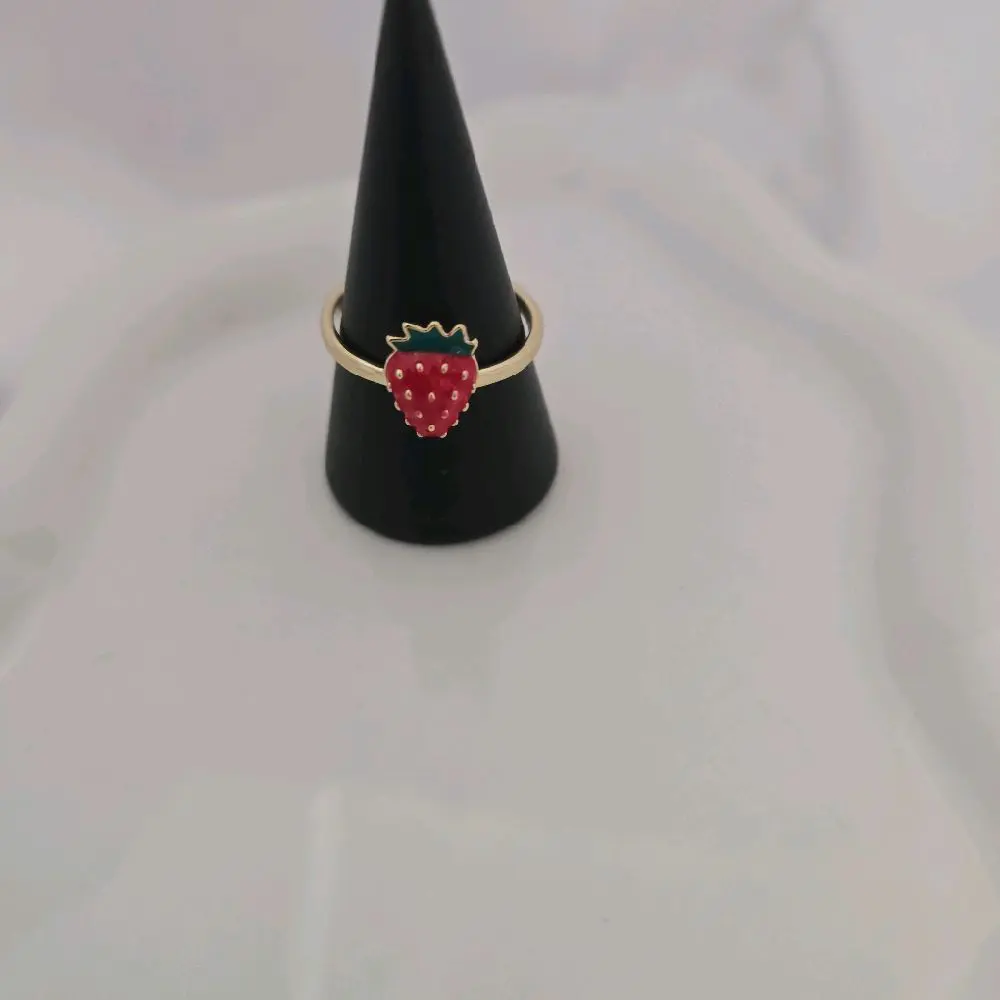 Anillo 175 Gold Plated Unisex Ring with Strawberry Design in Various Sizes