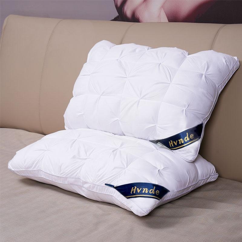 Luxury Hotel Quality Pillow DeepS leep Neck Support  Corefor All Seasons  Hypoallergenic PolyesterCover Suitable for Side SleepingSupine Sleeping Prone Sleeping Microfiber Filling【Valentine's Day gifts】