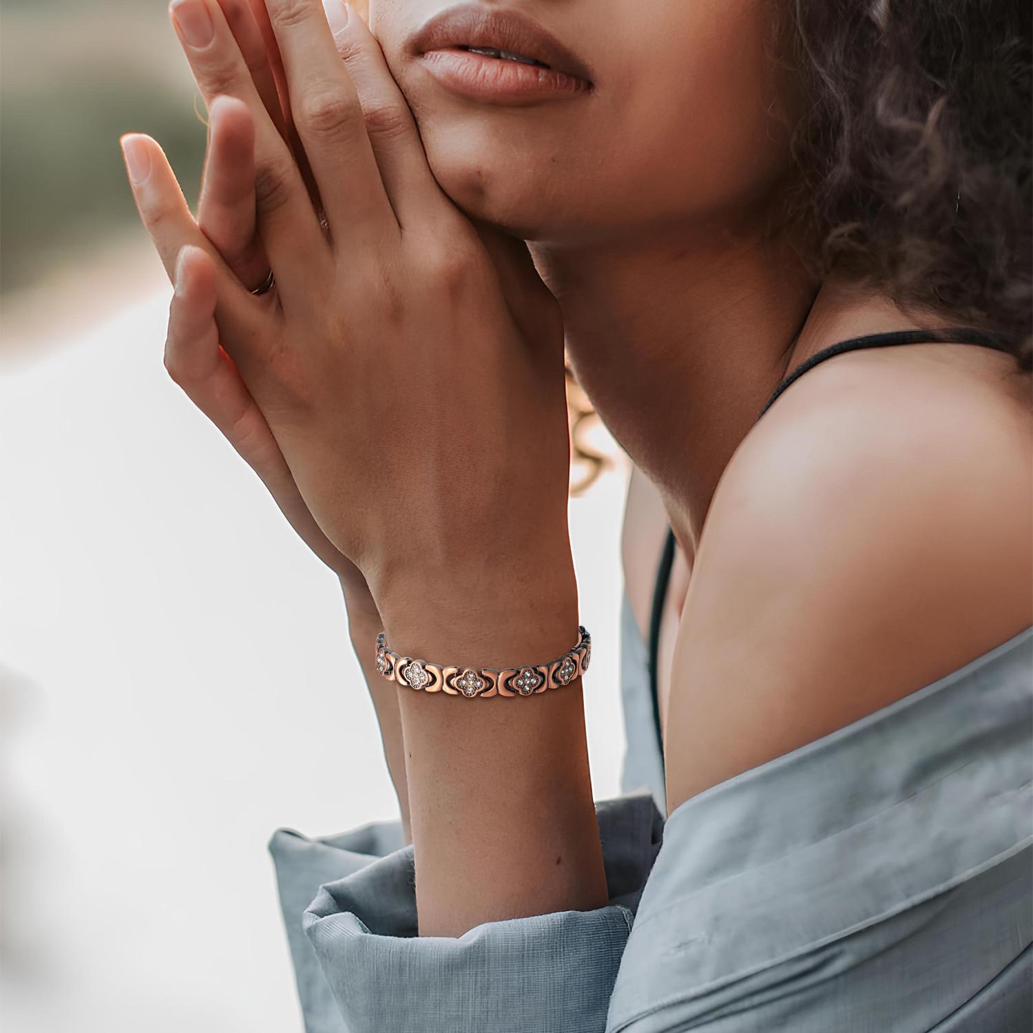 PUKEGM Copper Bracelets for Women Pure Copper Magnetic Bracelet with 3500 Gauss Effective Magnets Trendy Stack Bangle Stretch Bangle Modern Fashion Accessories Jewelry Gift