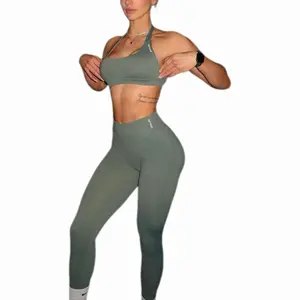 DFyne Impact Series Seamless Yoga Outfit for Women Backless Halter Sports Tank Figure-Sculpting Design Wardrobe Malfunction-Free Ideal for Gym Workouts Sports Bra & Matching Leggings Fitness Clothes