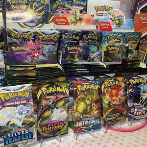 ERA BUILDER BUNDLE * 5 Packs with 1 Vivid Voltage, 1 Darkness Ablaze, 1 Chilling Reign , 1 Silver Tempest and 1 Battle Styles