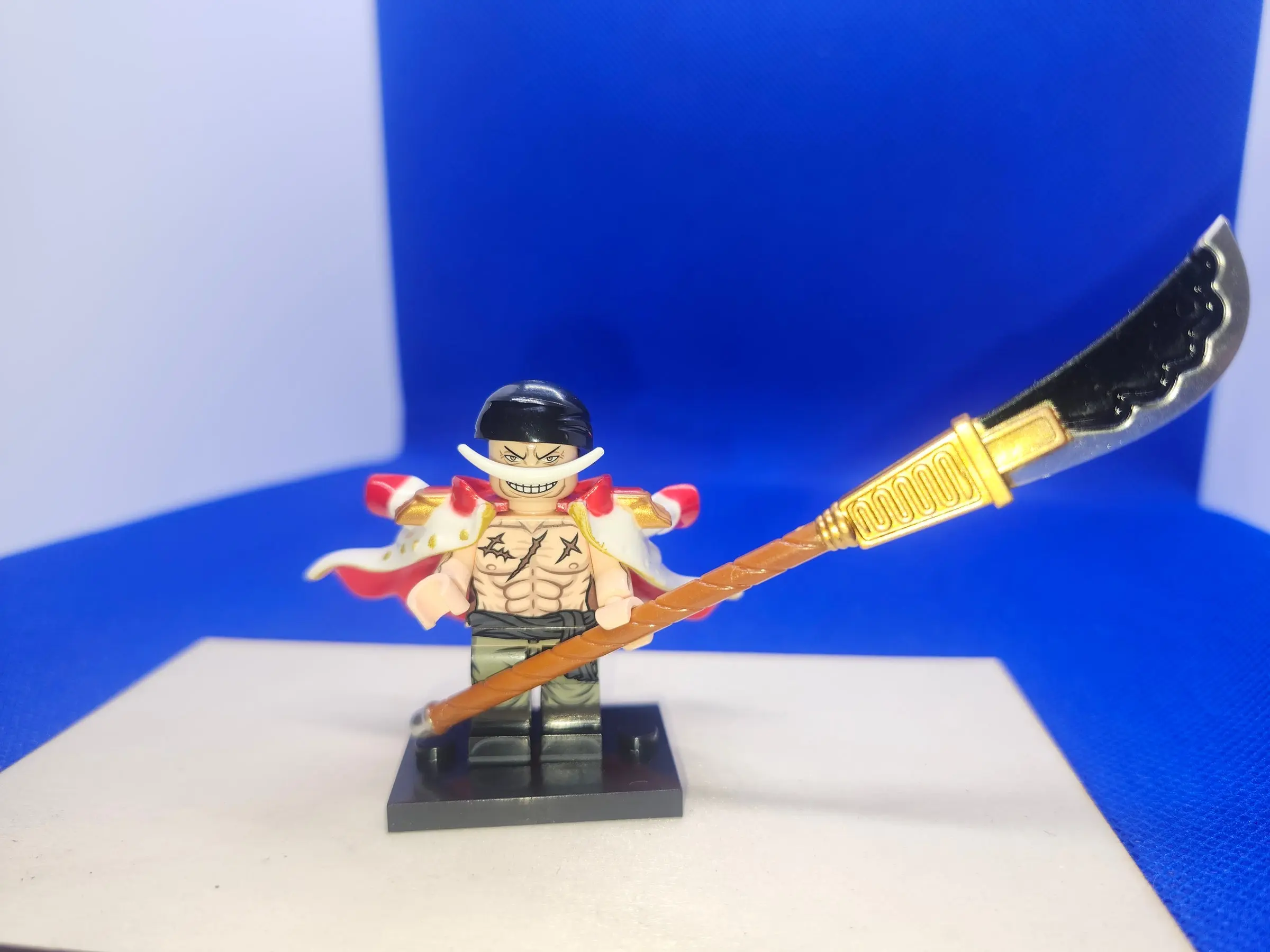 ️ Edward Newgate “Whitebeard” Minifigure