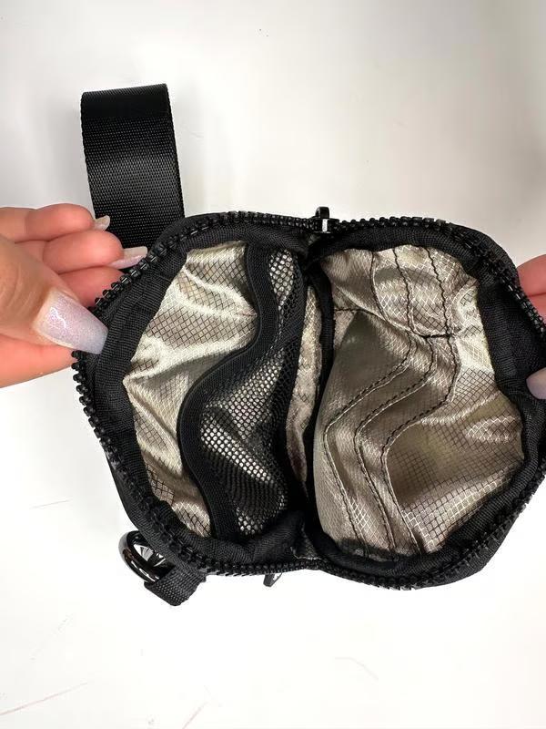 Waterproof Nylon Wristlet Wallet – Compact & Multi-Functional Card Holder, Coin Purse & Keychain for Women, Perfect for Travel, Everyday Use & Organization Waterproof Nylon Wristlet Wallet – Compact & Multi-Functional Card Holder, Coin Purse & Keychain for Women, Perfect for Travel, Everyday Use & Organization