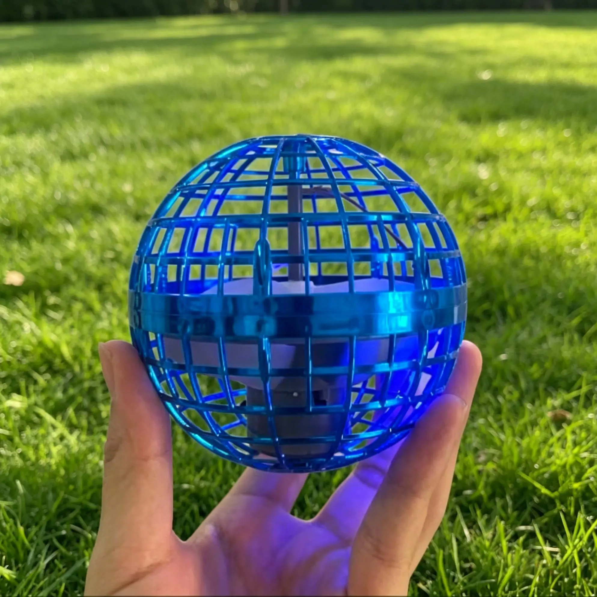 Flight-path boomerang ball | Open-frame shell—looks like great fun.