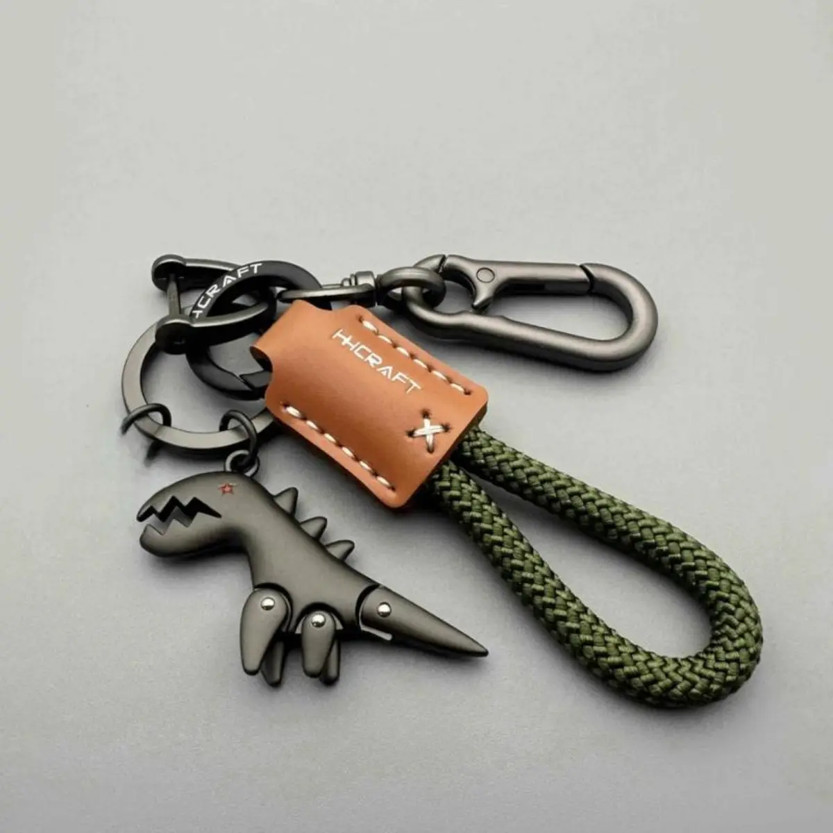 Men's Braided Leather Keychain with Durable Metal D-Clasp, Stylish Minimalist Key Fob for Car, Handbag and Purse Pendant Accessory, Keychain For Purse, Stylish Keychain
