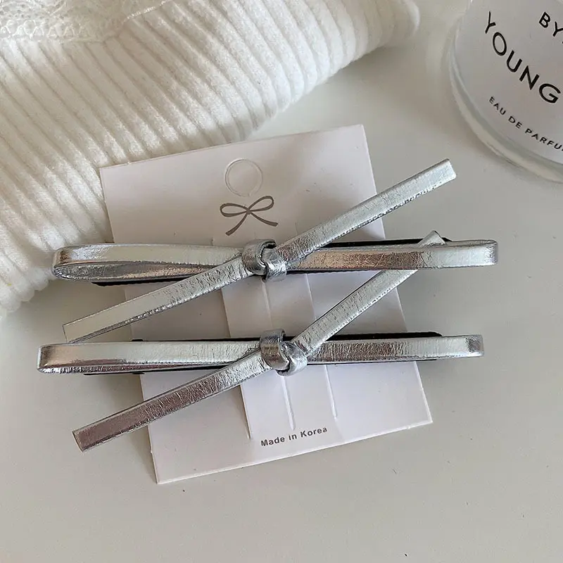 Retro Silver Leather Bow Hairpin – Cool & Minimalist Design for Chic Looks