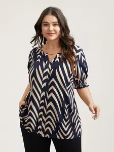 【Summer Turn-Up】BLOOMCHIC Plus Size Geometric Print Ruffled Shirred Shirt Sleeve Womenswear Top Black Tshirt Streetwear Vneck [M-6X] 2026 Summer Vibes Swimweek,Summer wins,Deals for you days Casual Raw Hem Chic Casual Fit