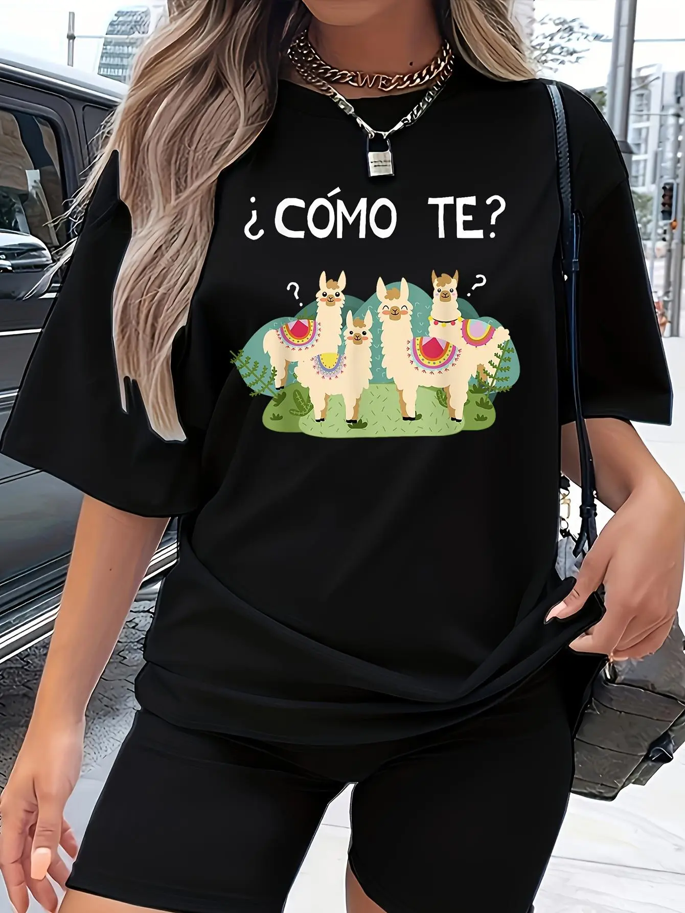 Women'S Funny Spanish "Como Te Llama?" Alpaca Graphic T-Shirt - Cute Cartoon Alpaca Print with Spanish Text, Slim Fit Short Sleeve Round Neck Casual Everyday Top, Machine Washable All-Season Comfortable Shirt (Medium, Black) - Playful Animal Apparel