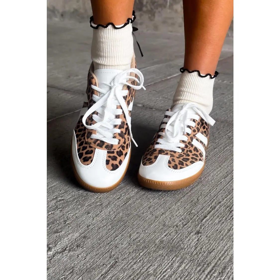 Women's Cheetah Casual Trainers, Low Top Leopard Print Walking Shoes with White Faux Leather Accents and Gum Sole, Animal Print