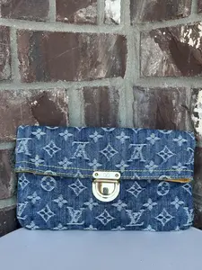 Pre-owned Louis Vuitton Denim Clutches & Wristlets Plate Clutch 81124